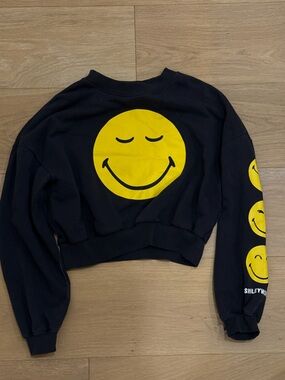 H&M Black Cropped Sweatshirt with Yellow Smiley Graphics